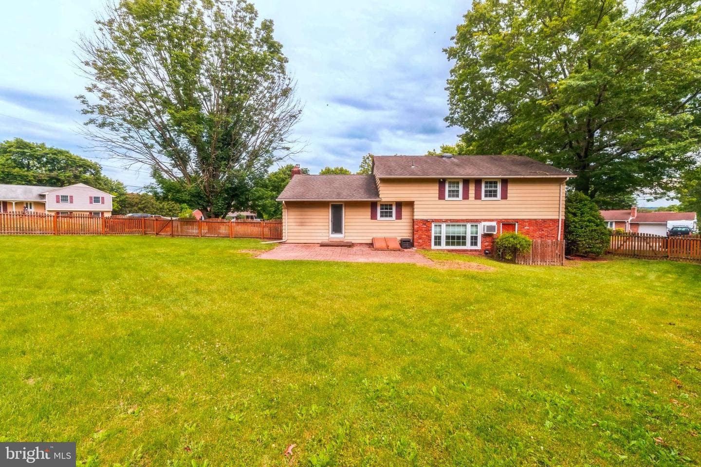 1114 Old Post Road photo 3