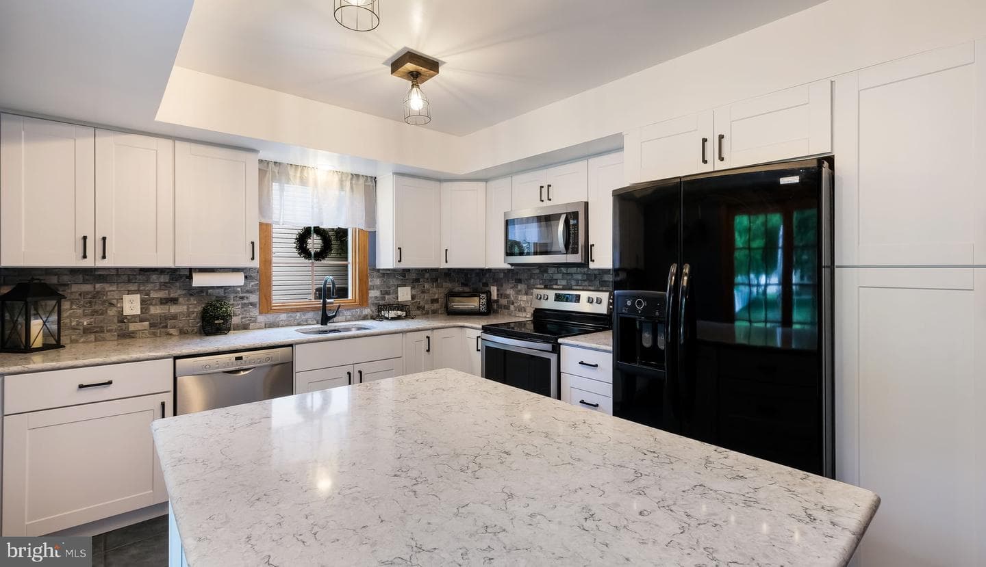 135 Chancery Road photo 2
