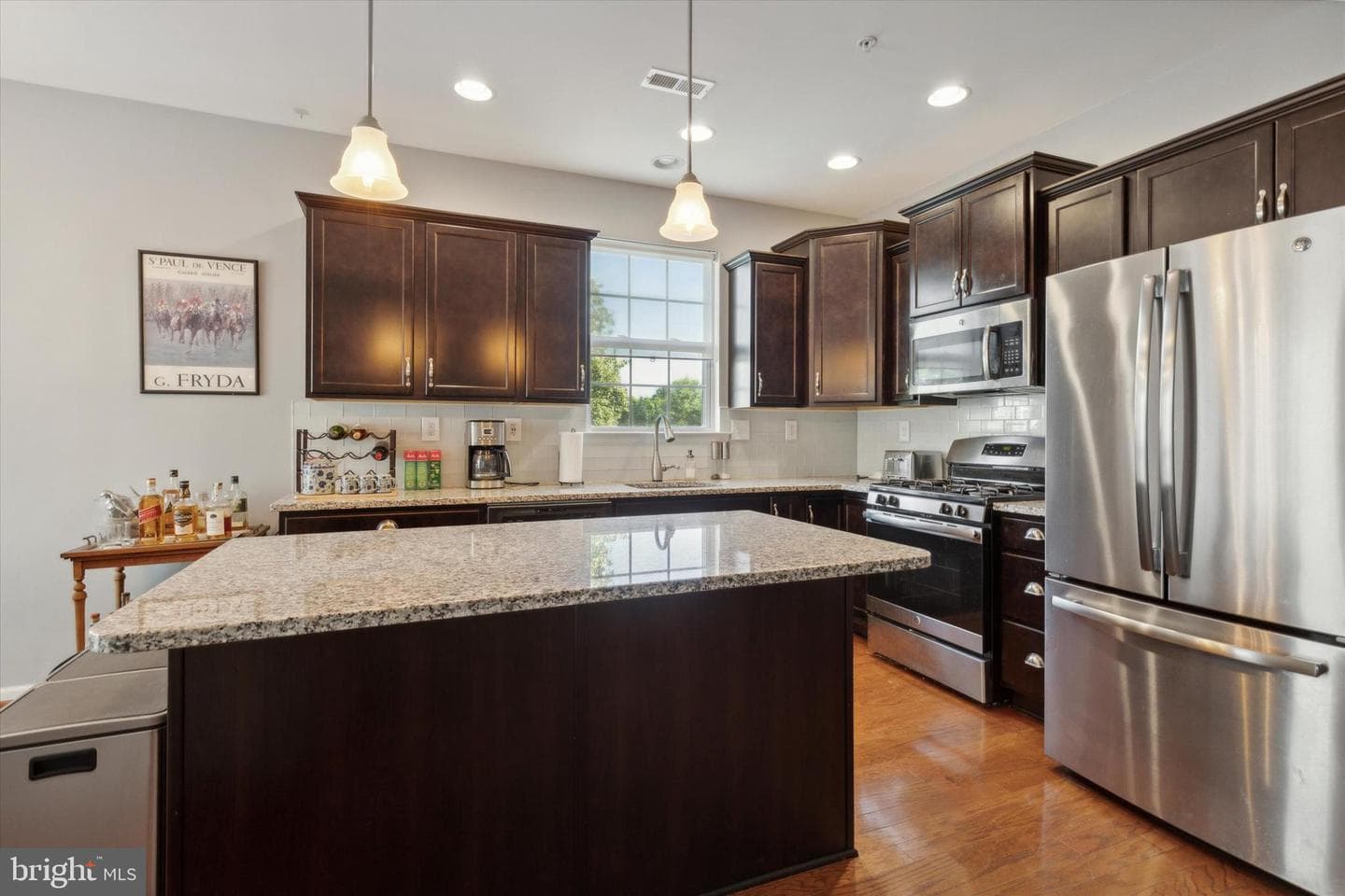 208 Moore Court photo 4