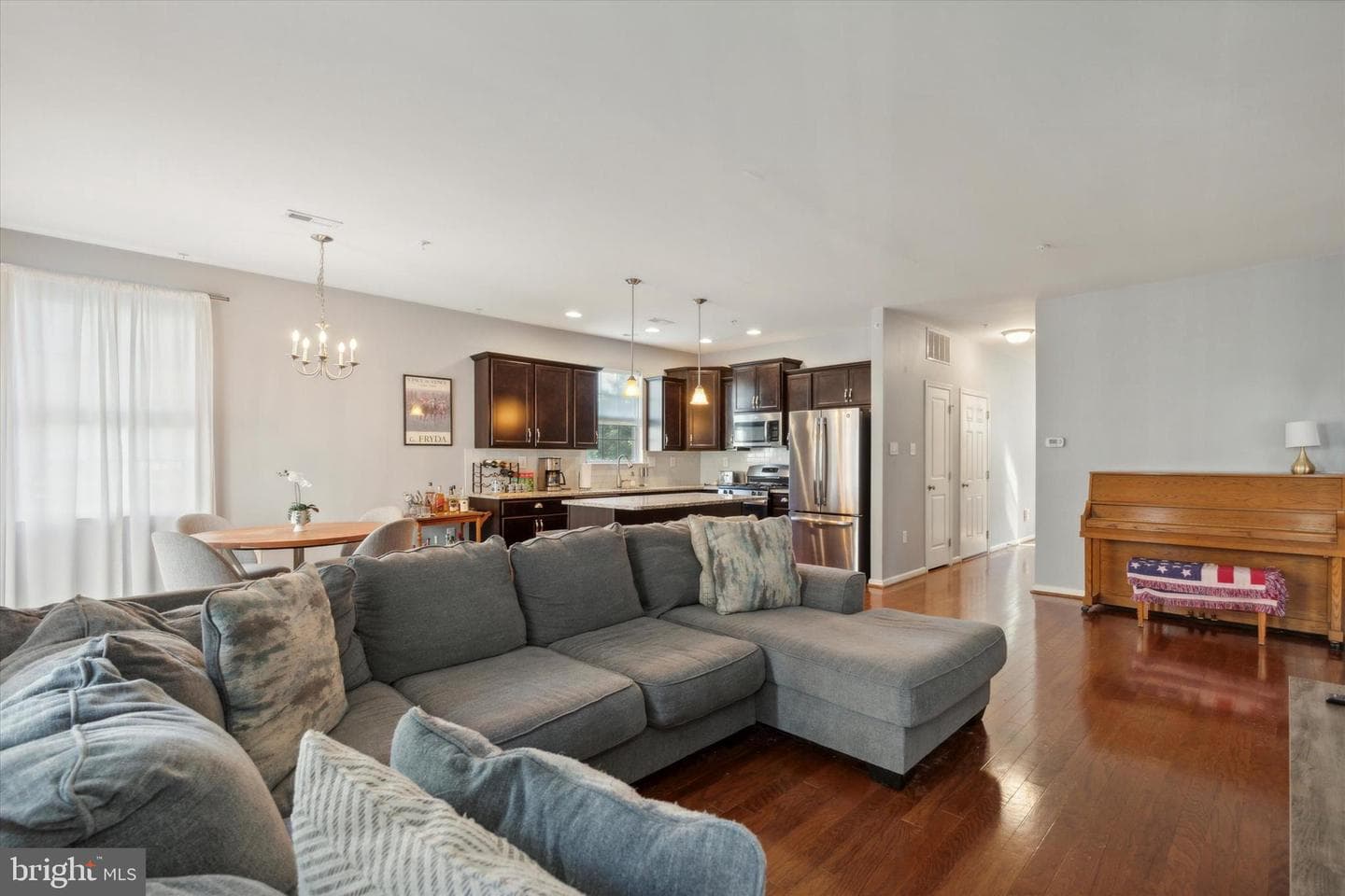 208 Moore Court photo 8