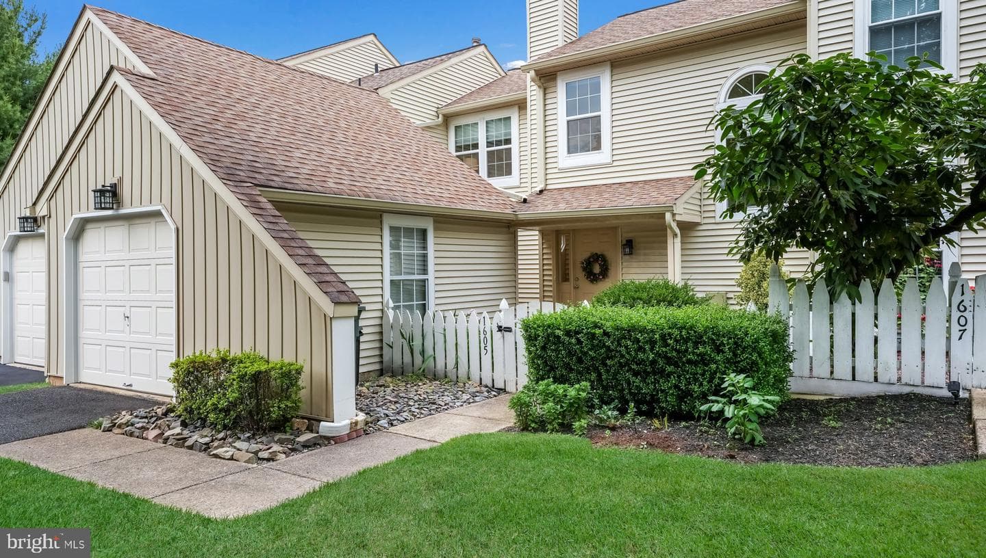 1605 McNelis Drive photo 2