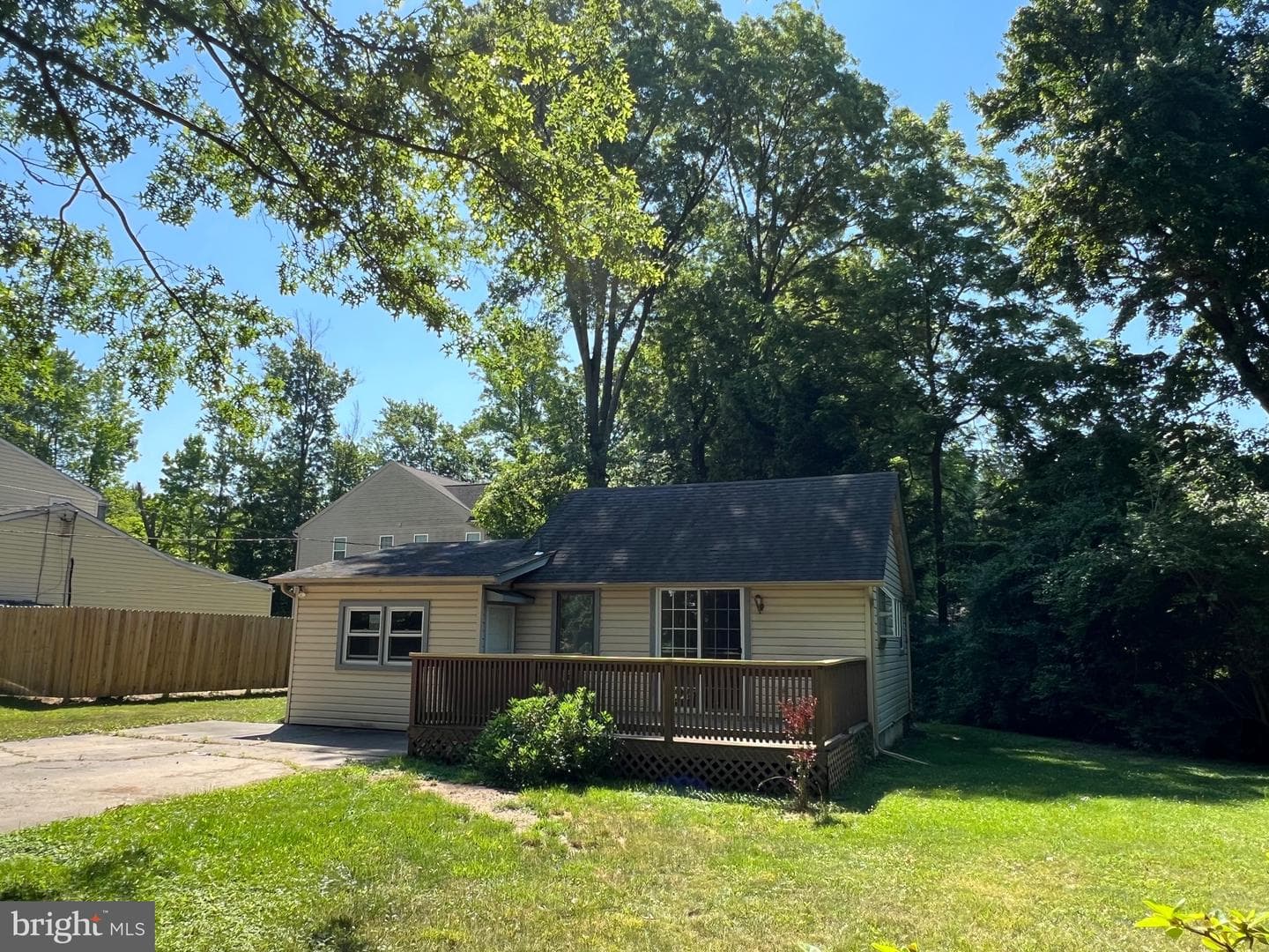 1215 Longview Avenue photo 2