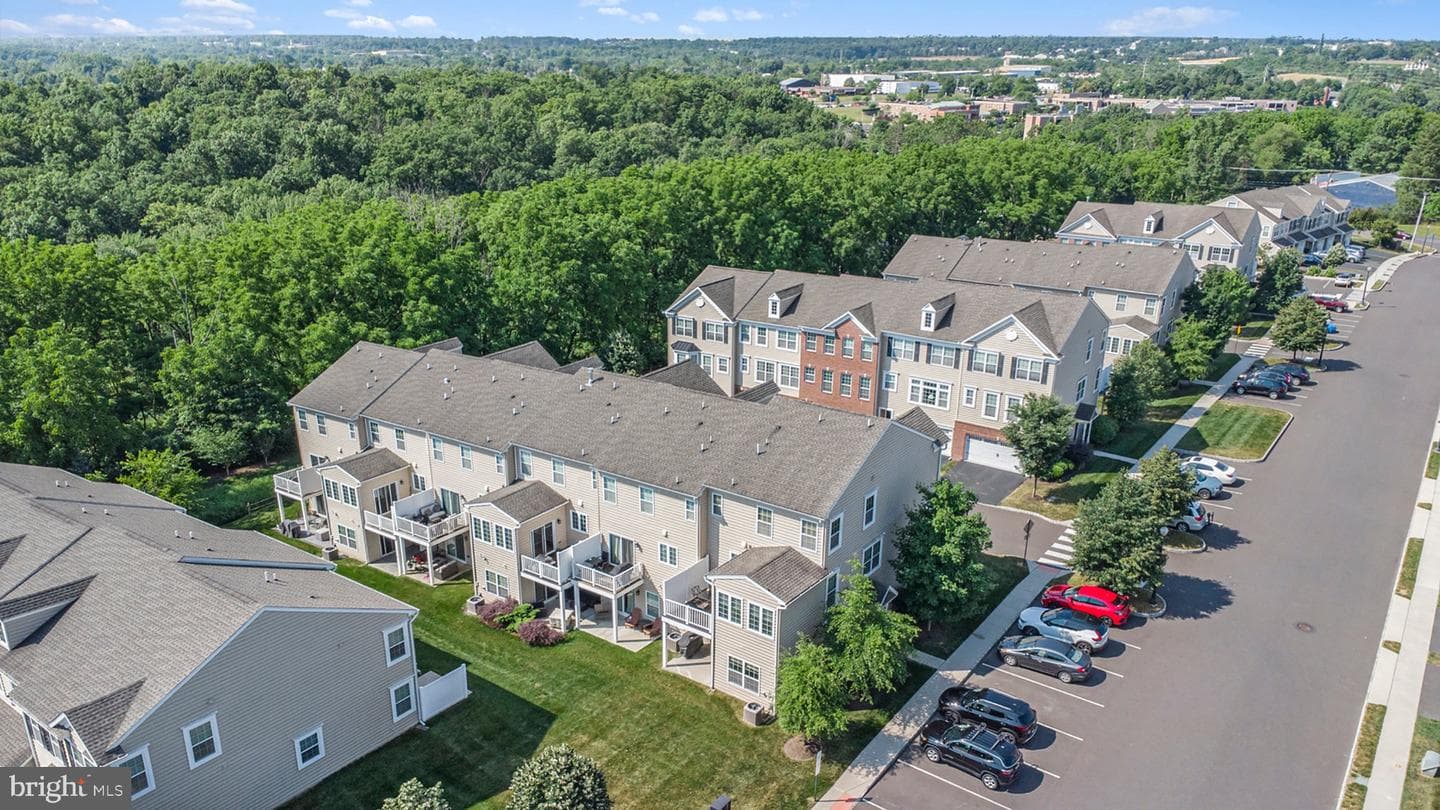 305 Van Artsdalen Court photo 28