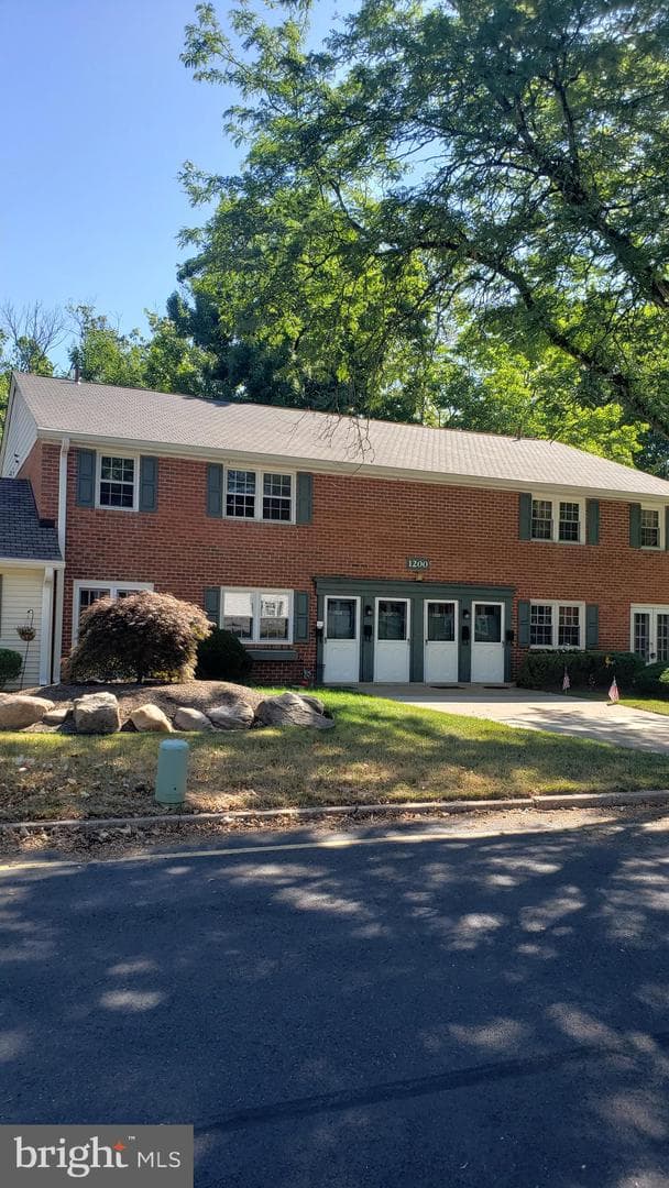 1207 Yardley Cmns photo 3