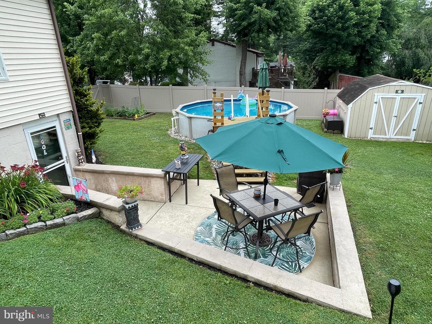 651 Avenue A photo 28