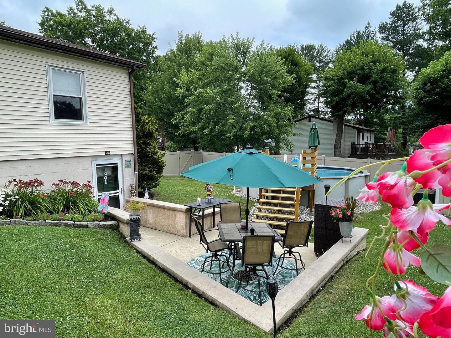 651 Avenue A photo 29