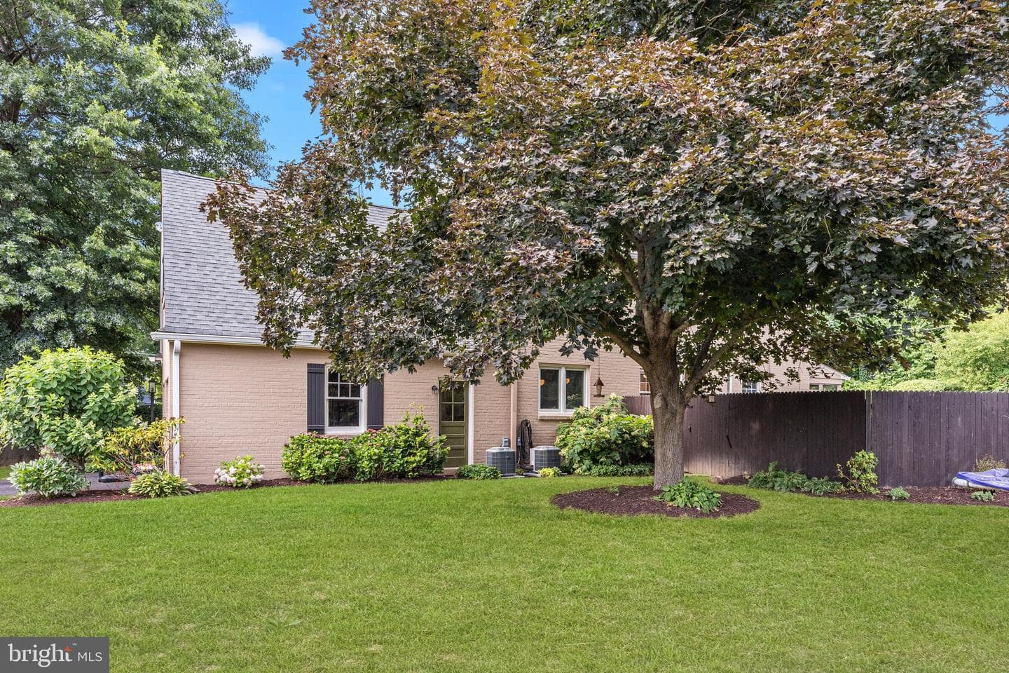 25 Edgewood Road photo 46