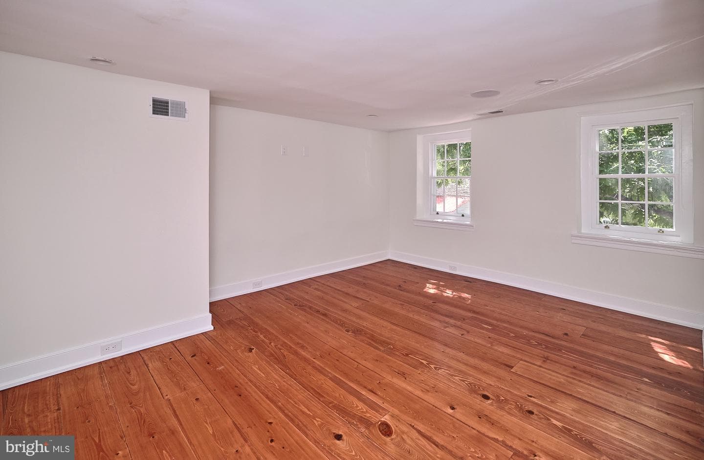 107 S Court Street photo 21