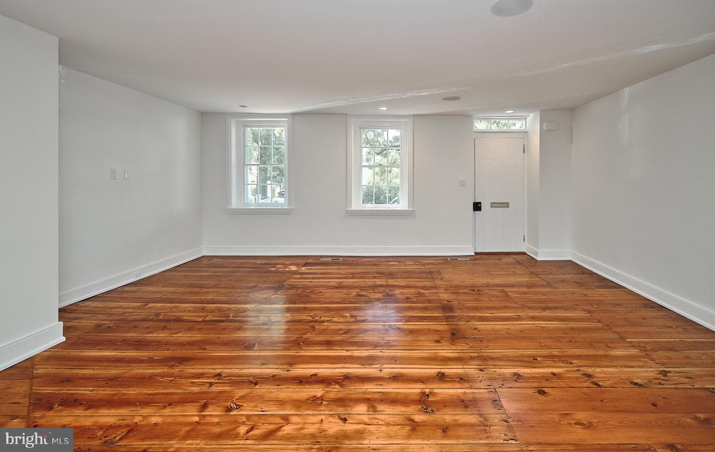 107 S Court Street photo 6