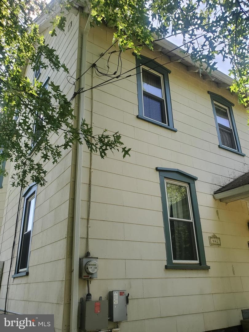 442 Lawn Avenue photo 5