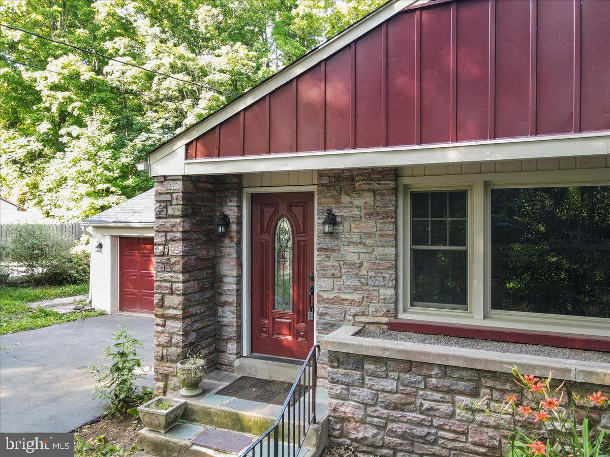 9138 Easton Road photo 3