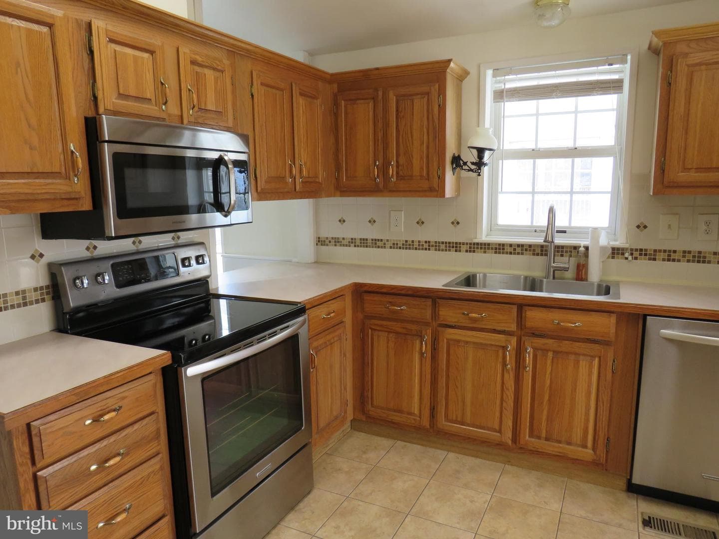 410 Redbird Court photo 11