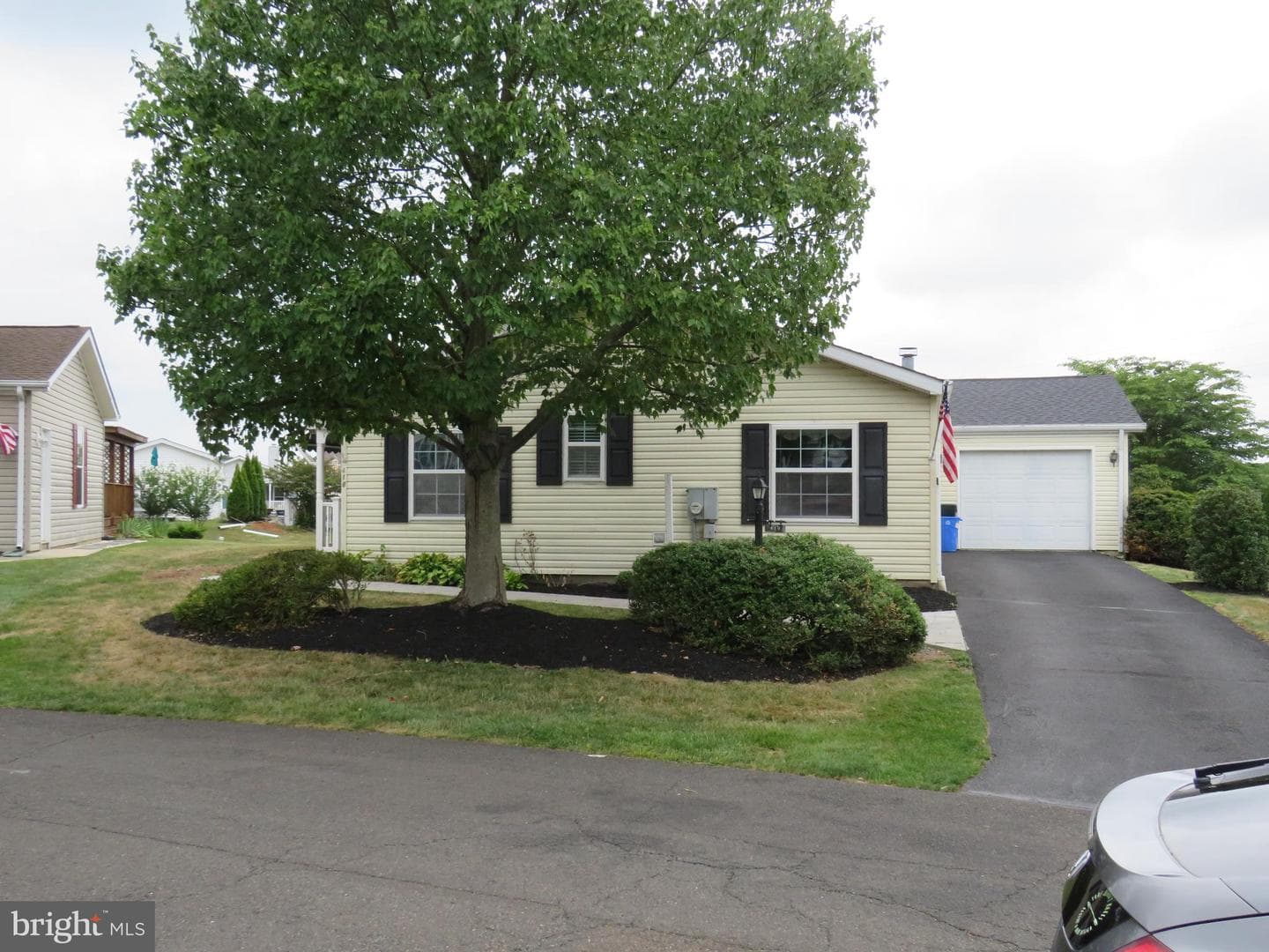 410 Redbird Court photo 2