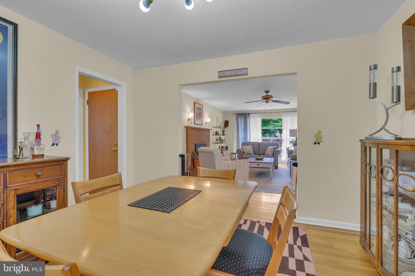860 Queens Drive photo 16