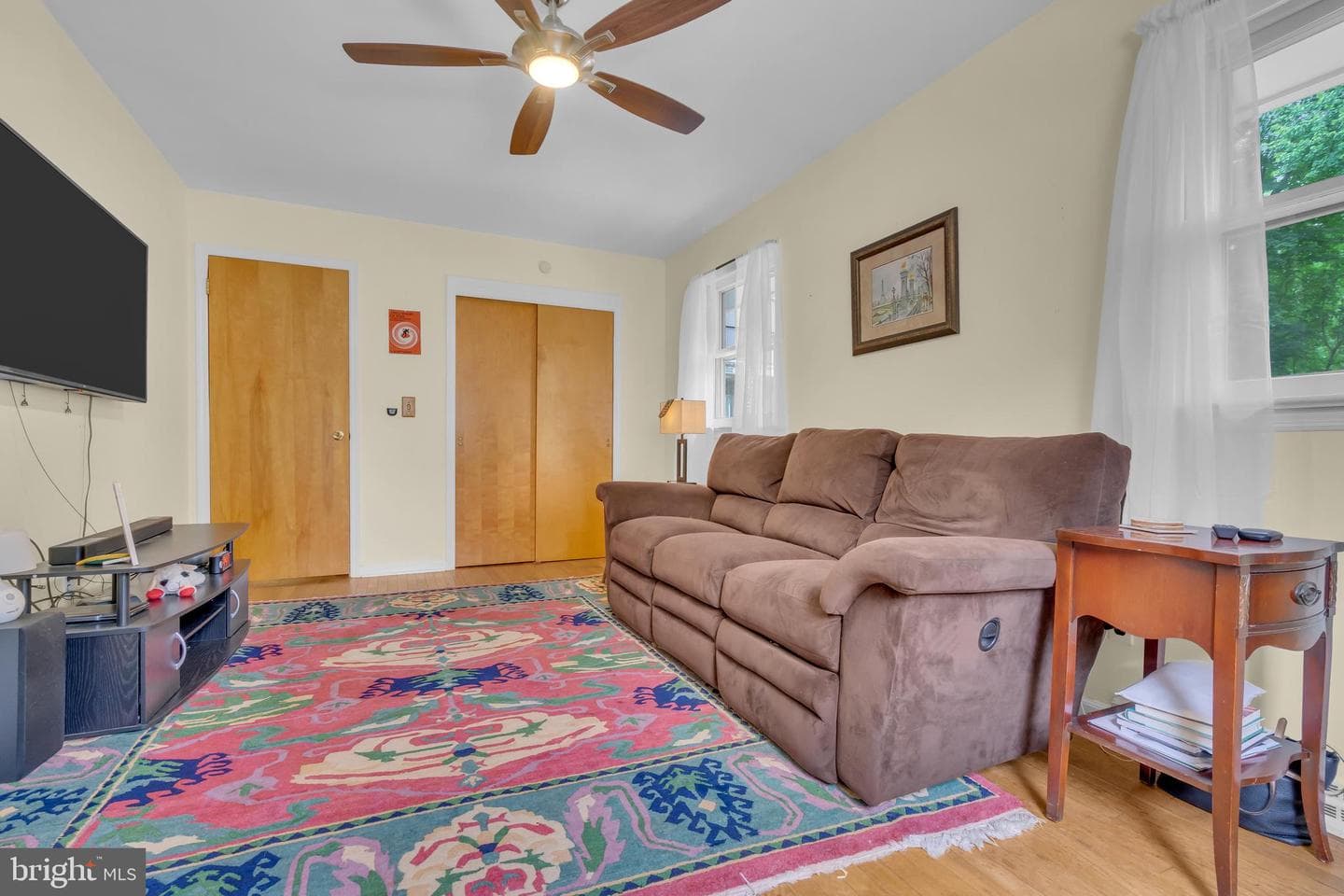 860 Queens Drive photo 24