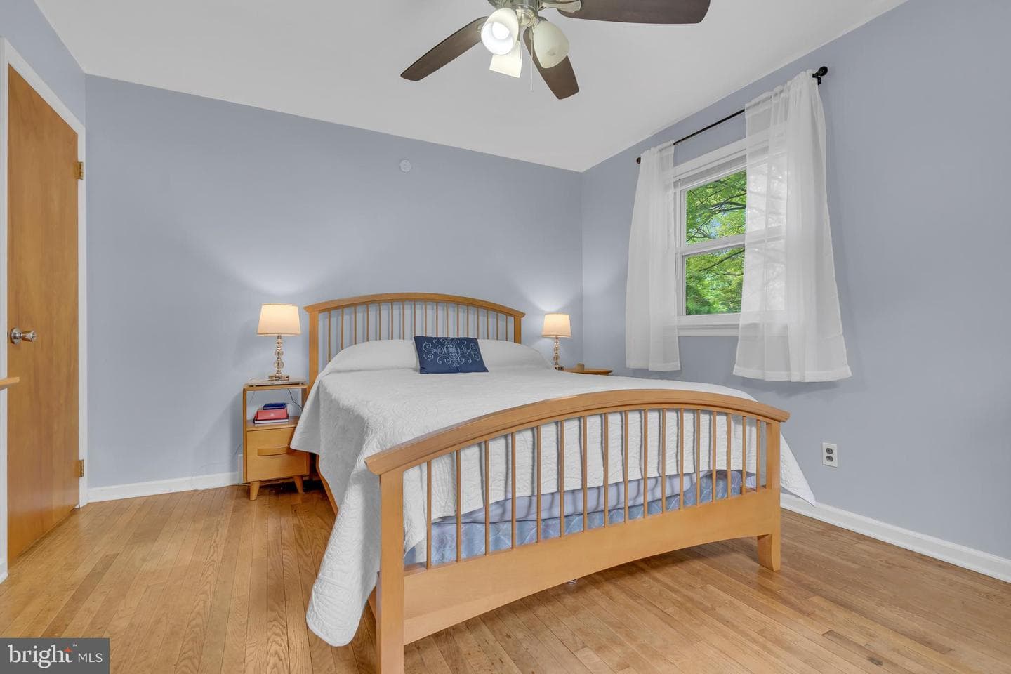 860 Queens Drive photo 40