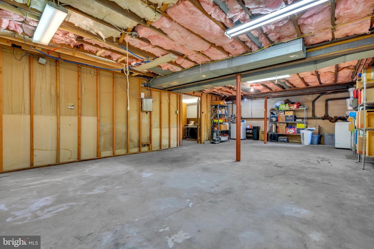 860 Queens Drive photo 50