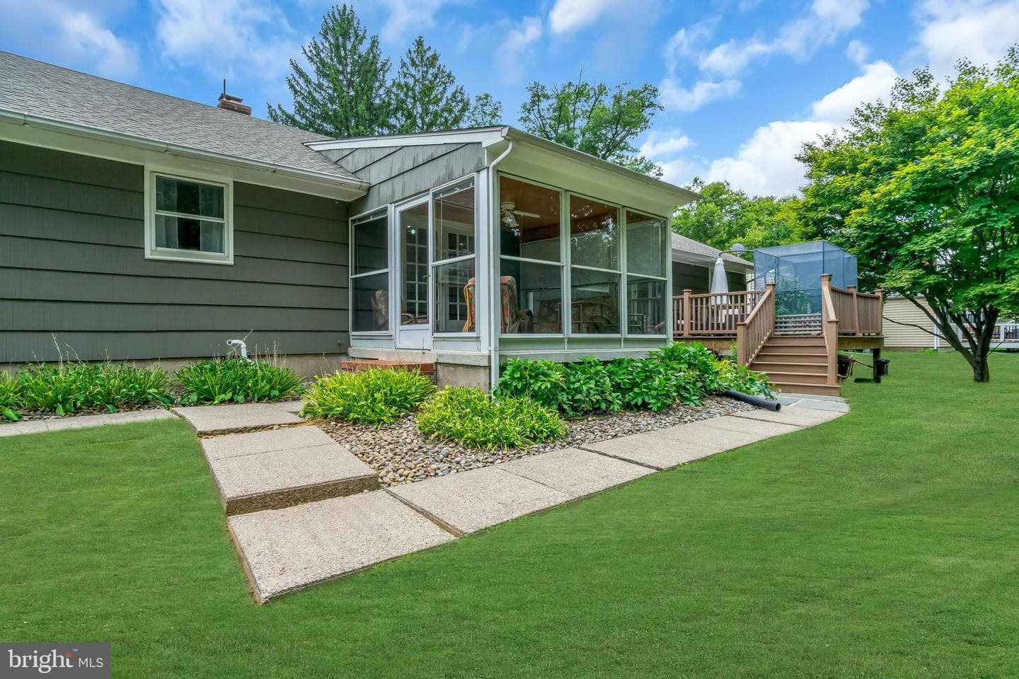 860 Queens Drive photo 54