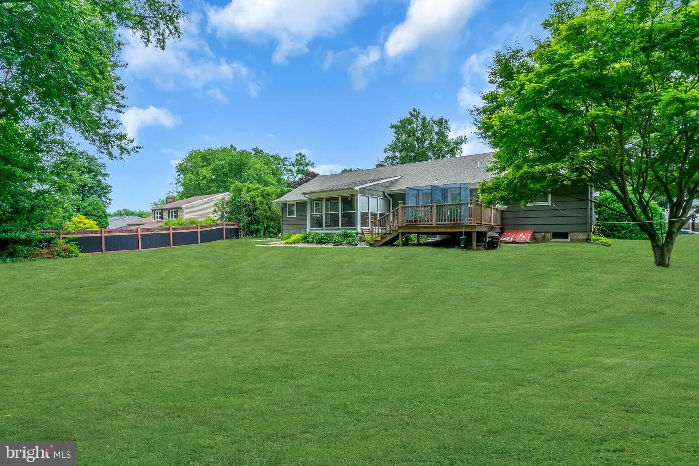 860 Queens Drive photo 56