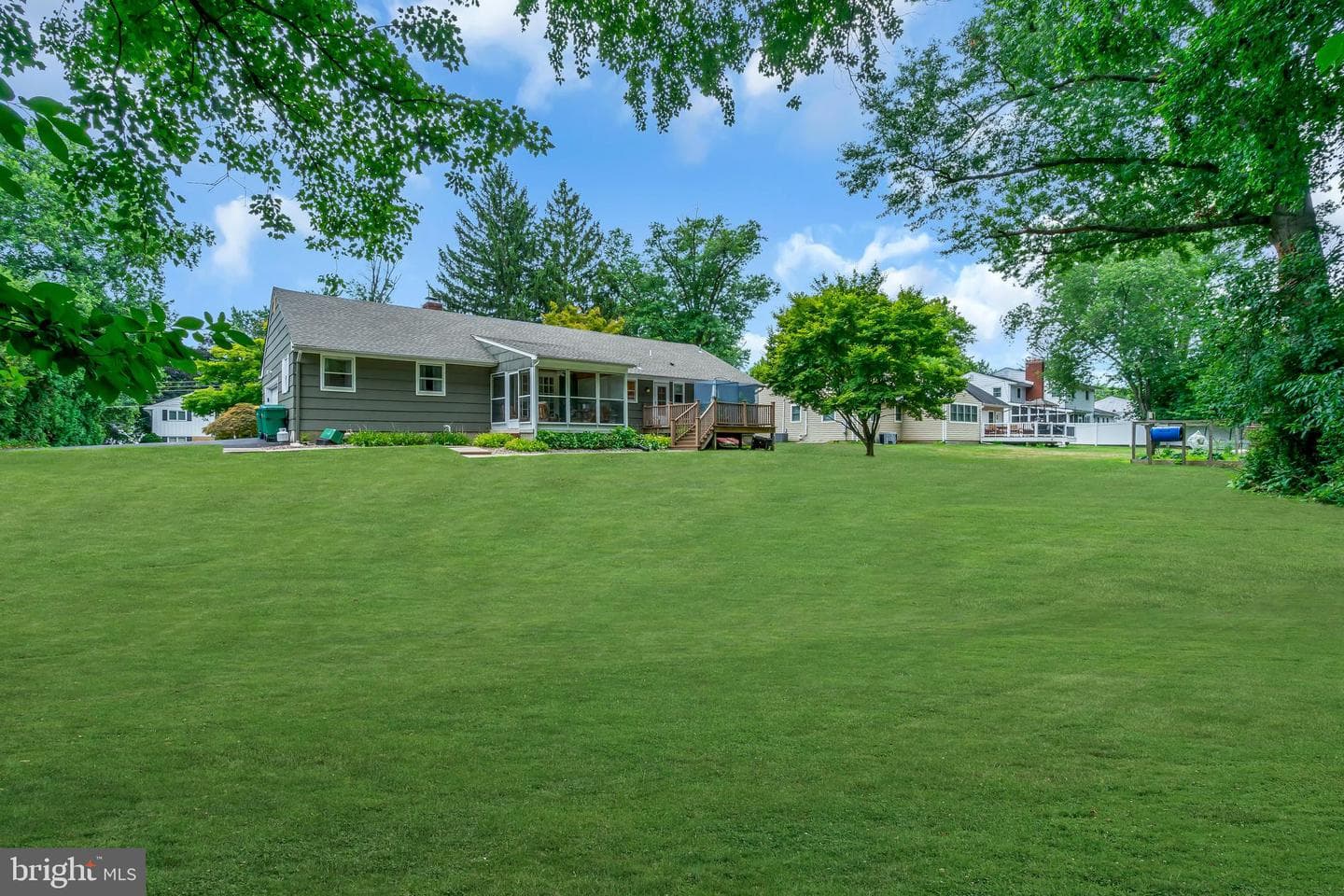 860 Queens Drive photo 57