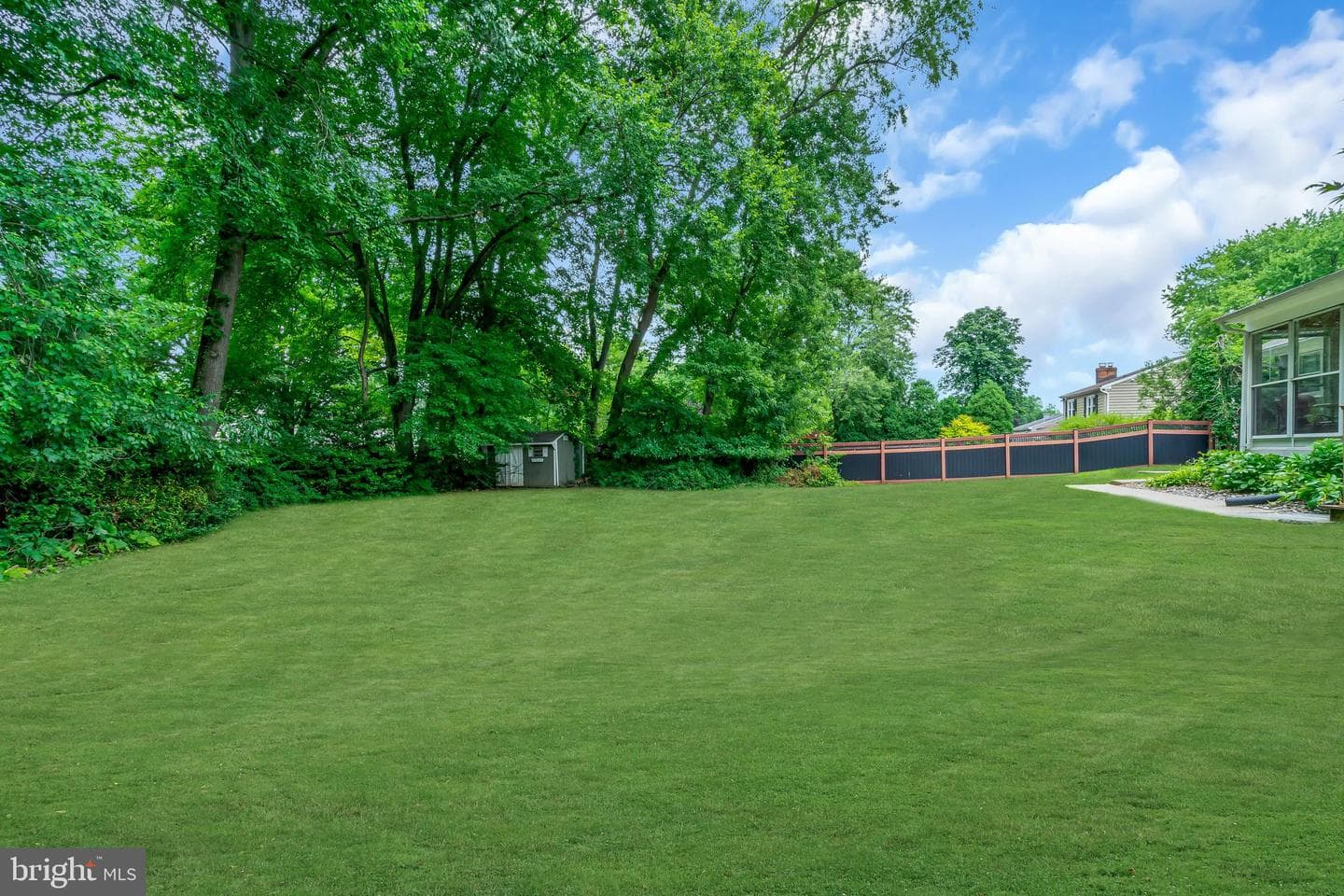 860 Queens Drive photo 58