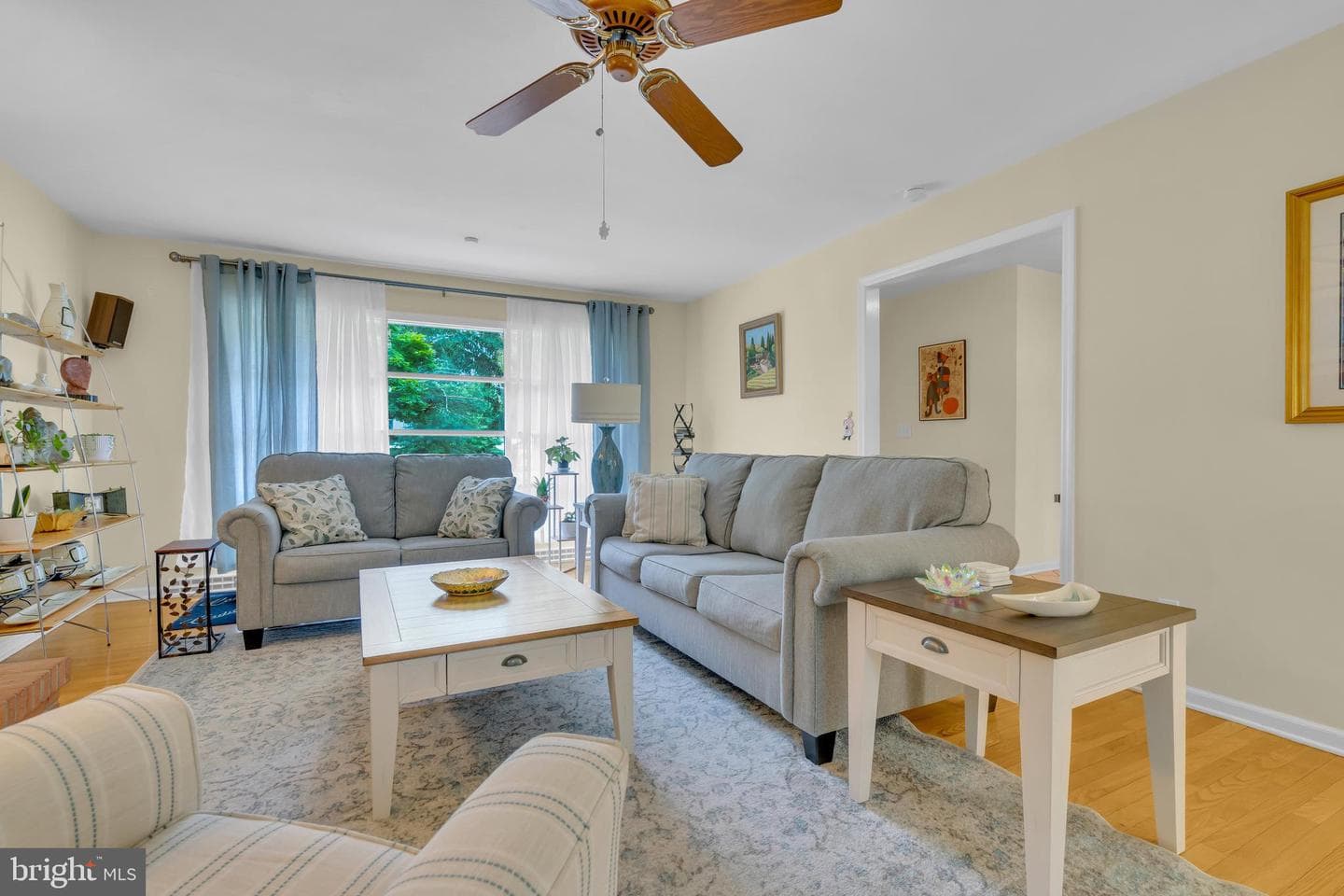 860 Queens Drive photo 8