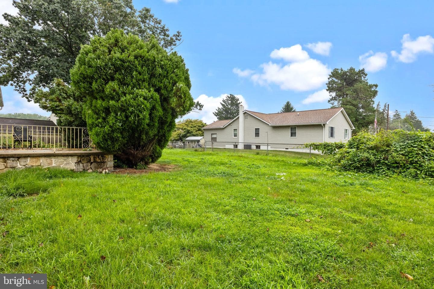 1941 Marshall Avenue photo 27