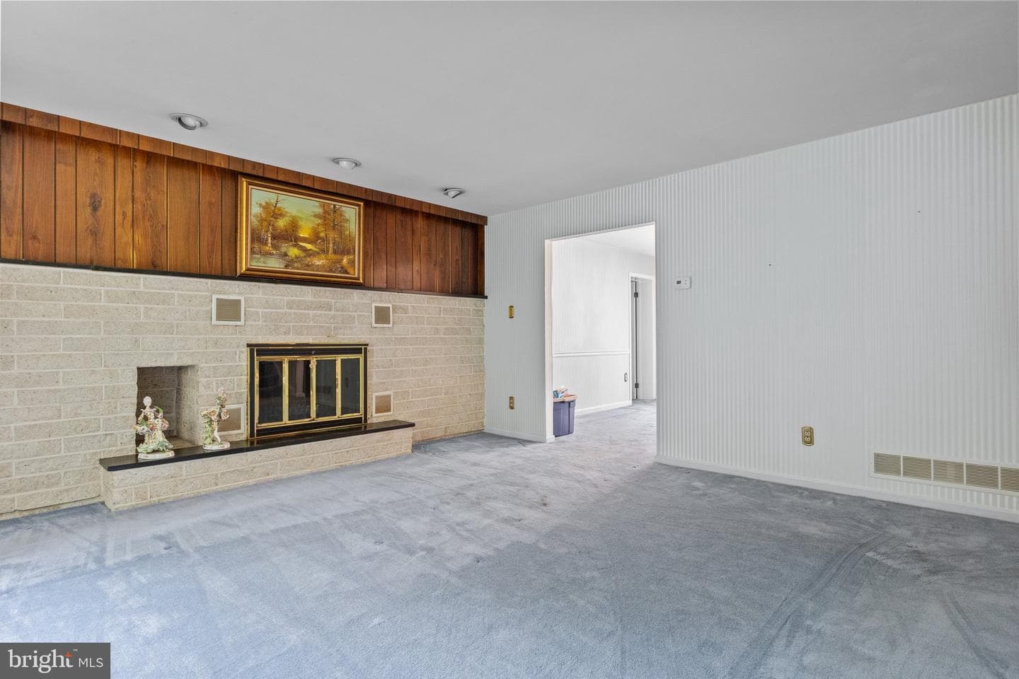 1941 Marshall Avenue photo 4