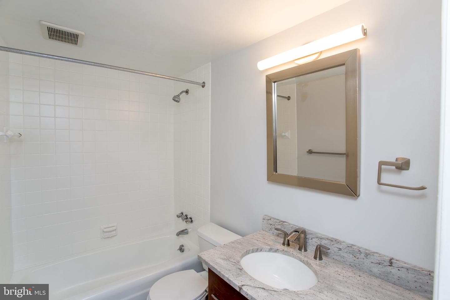 53 Belmont Square photo 19
