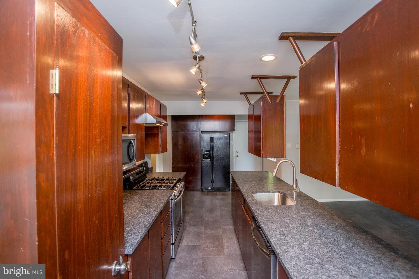 53 Belmont Square photo 8