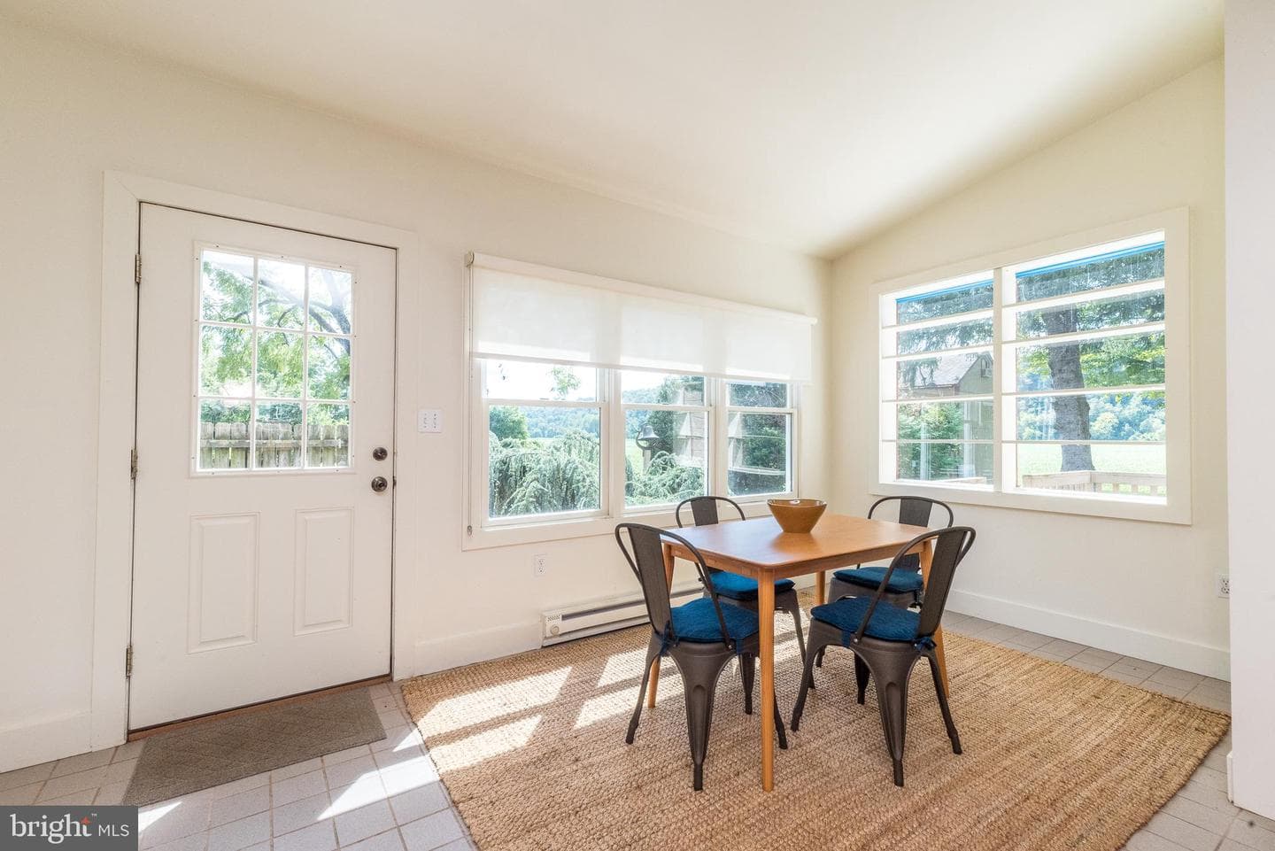 1055 River Road photo 16