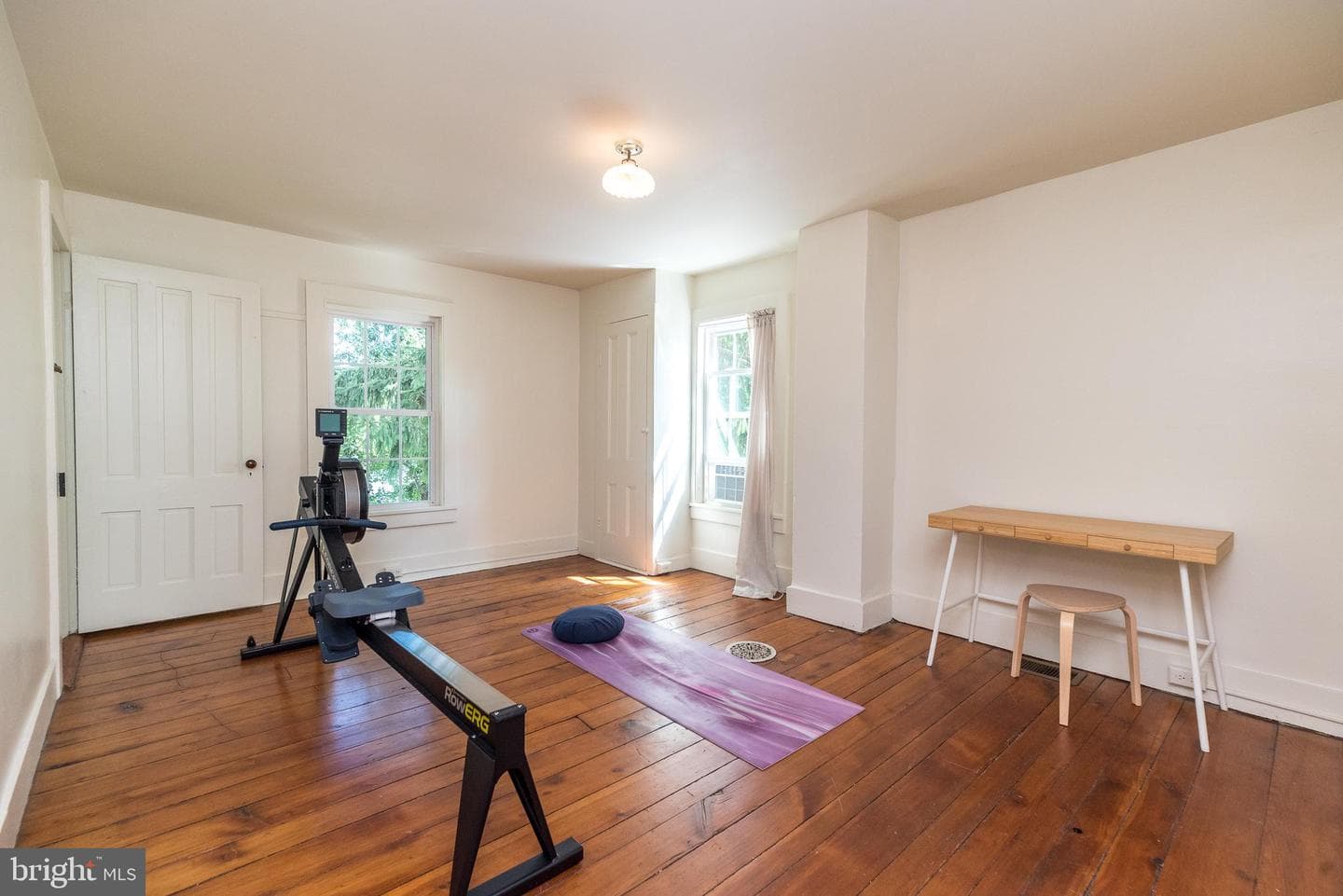 1055 River Road photo 24