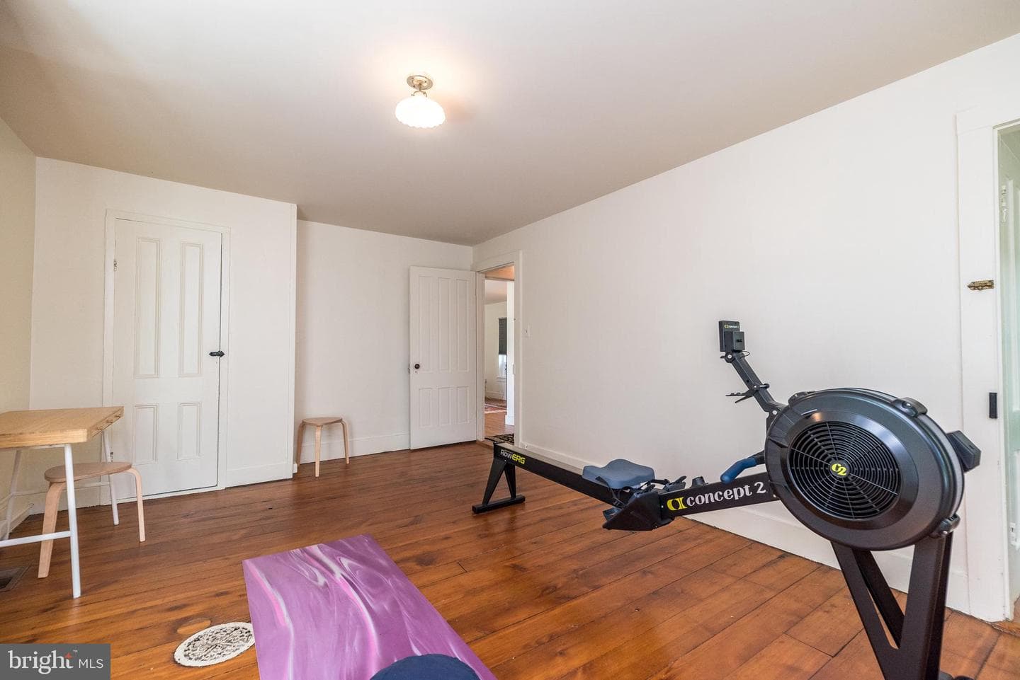 1055 River Road photo 25