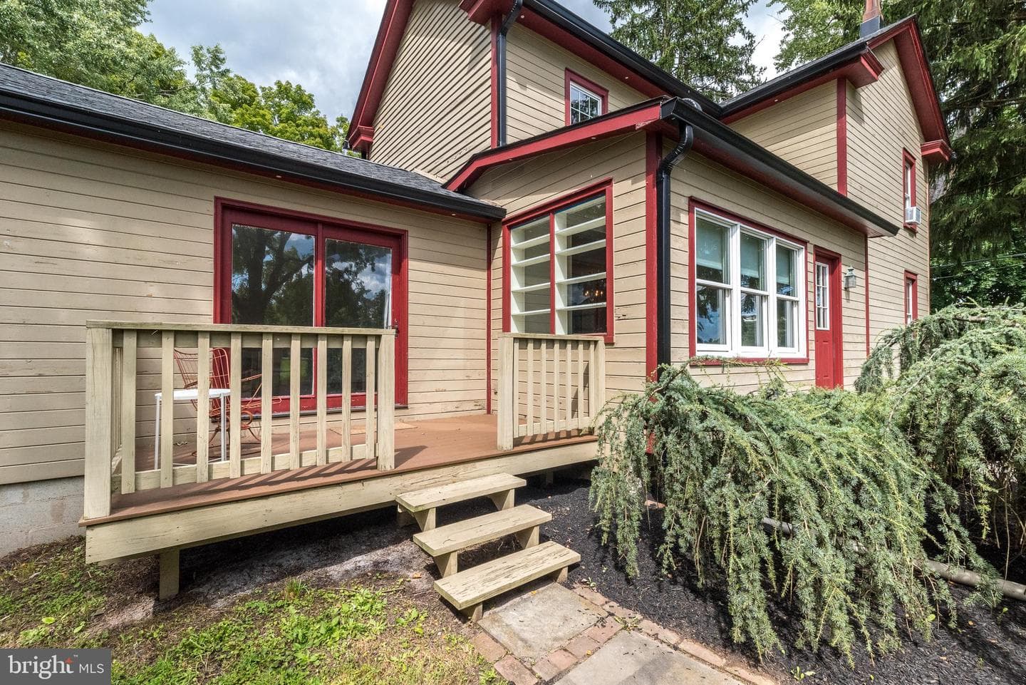 1055 River Road photo 35
