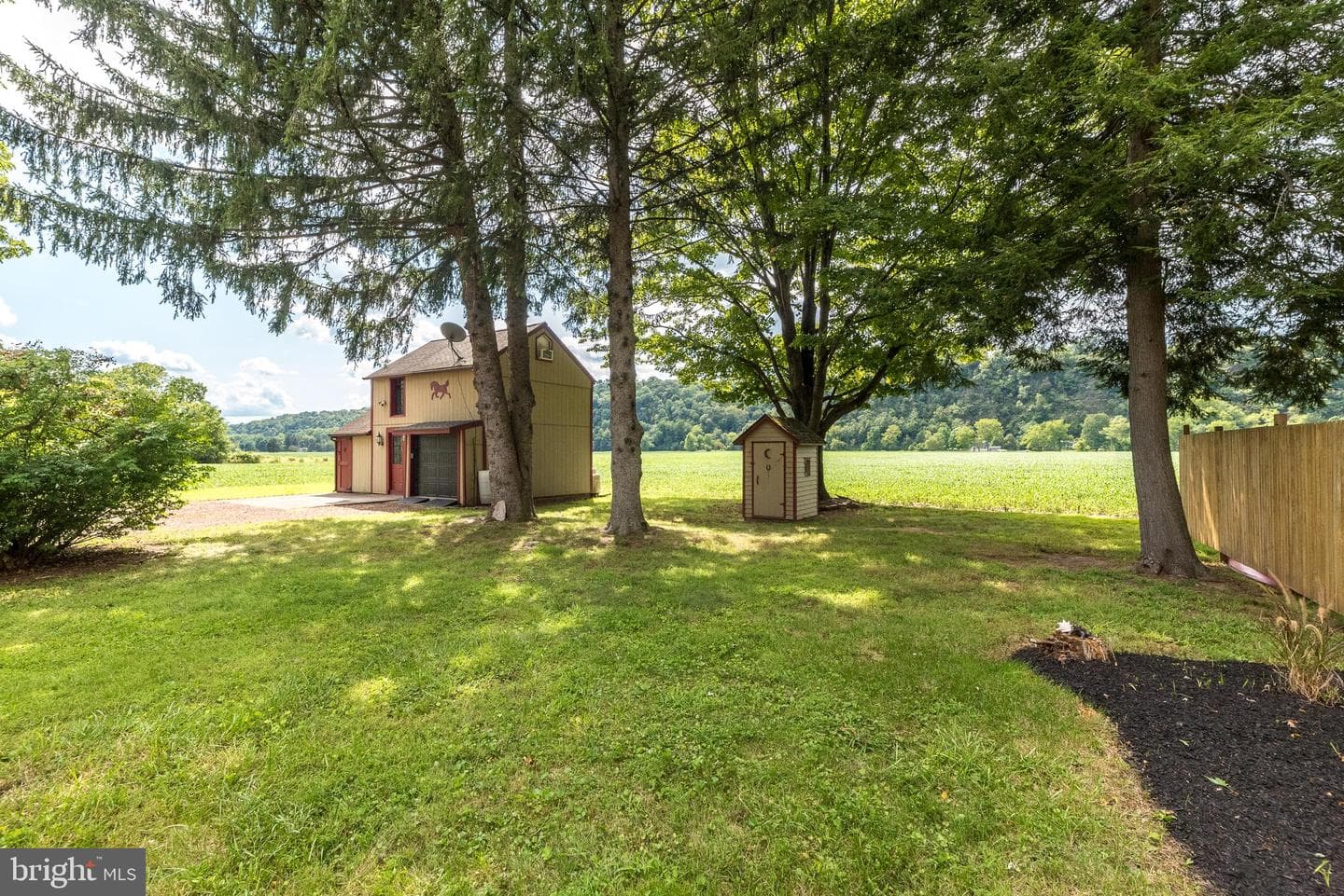 1055 River Road photo 37