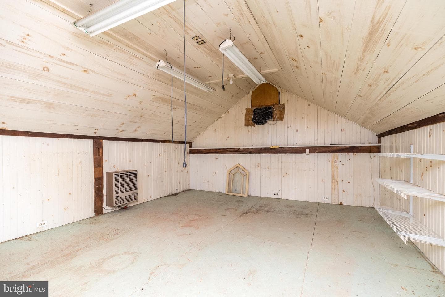 1055 River Road photo 39