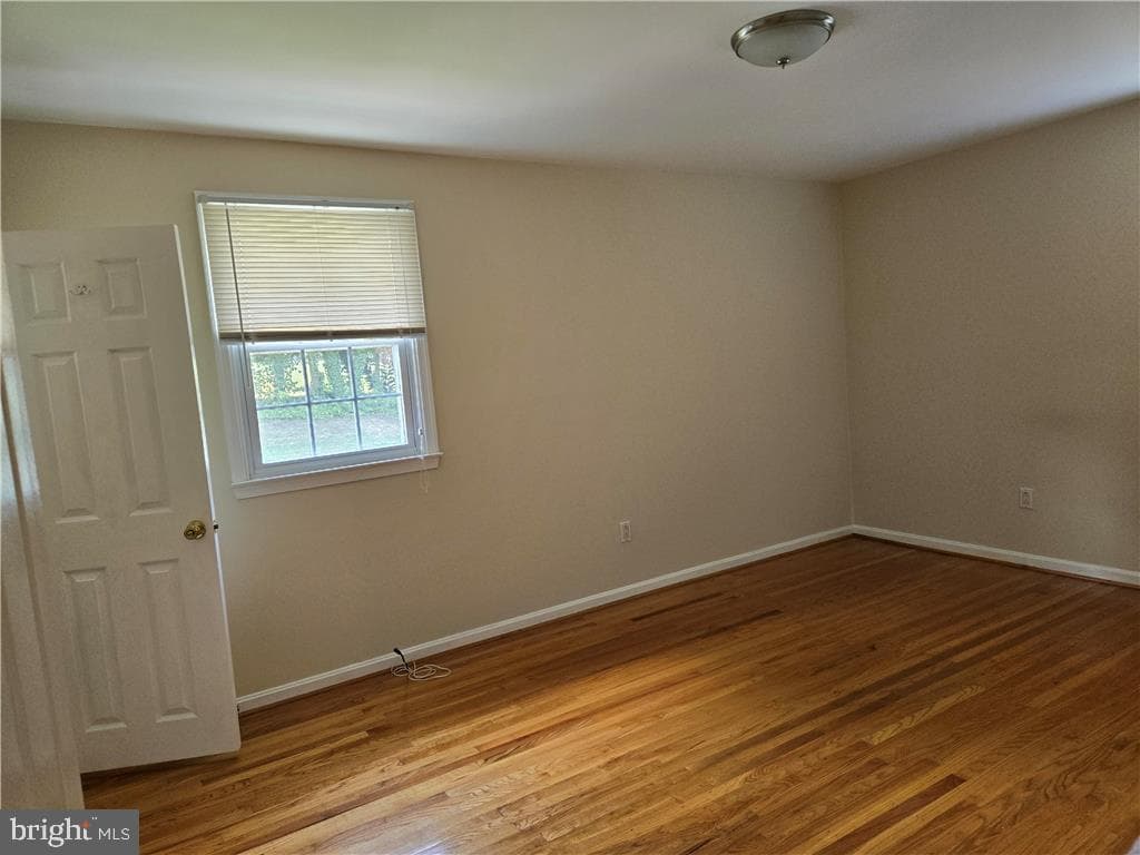 584 Lowell Road photo 12