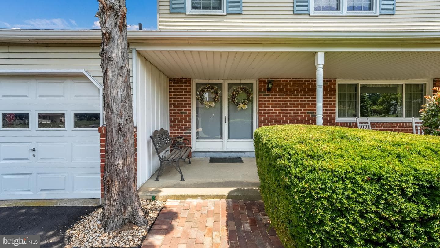 1275 Sturbridge Drive photo 4