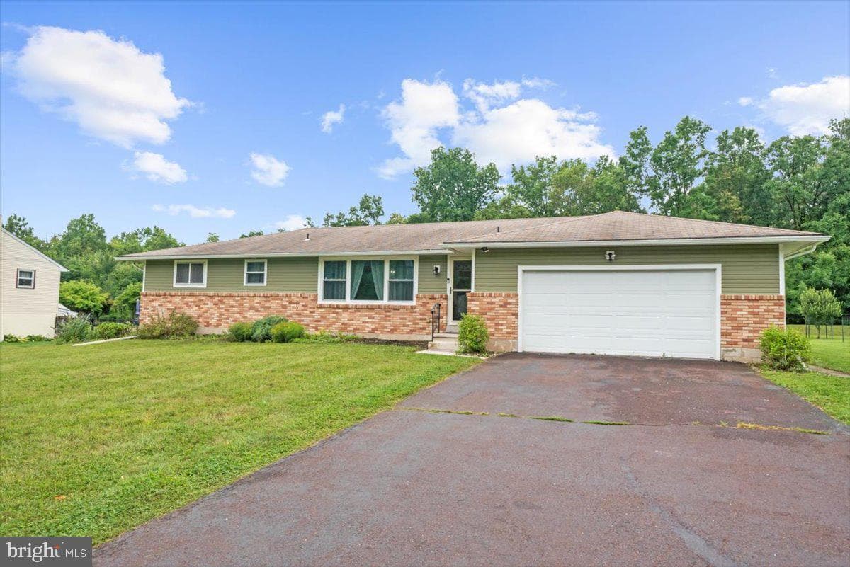 2520 Trumbauersville Road photo 2