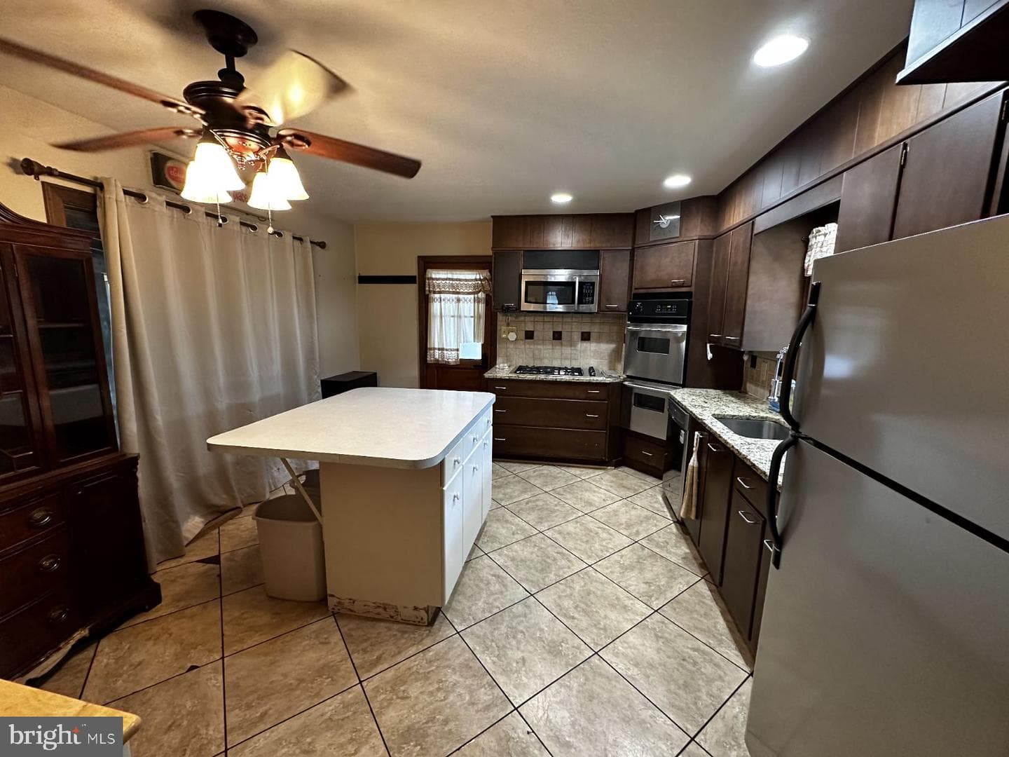 625 W Callowhill Street photo 3