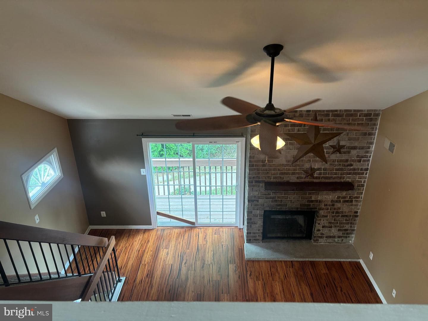 660 Woodford Lane photo 4