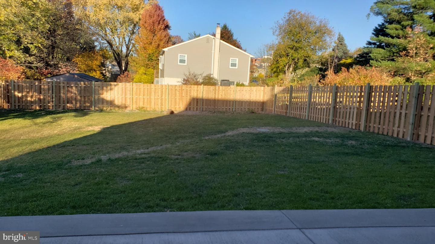 219 N West Street photo 6