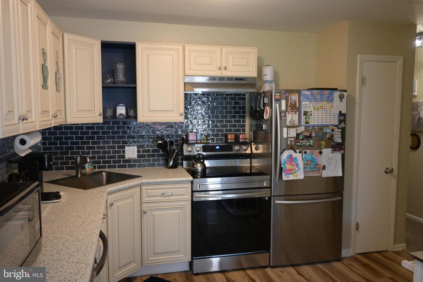 416 N Erie Avenue photo 11