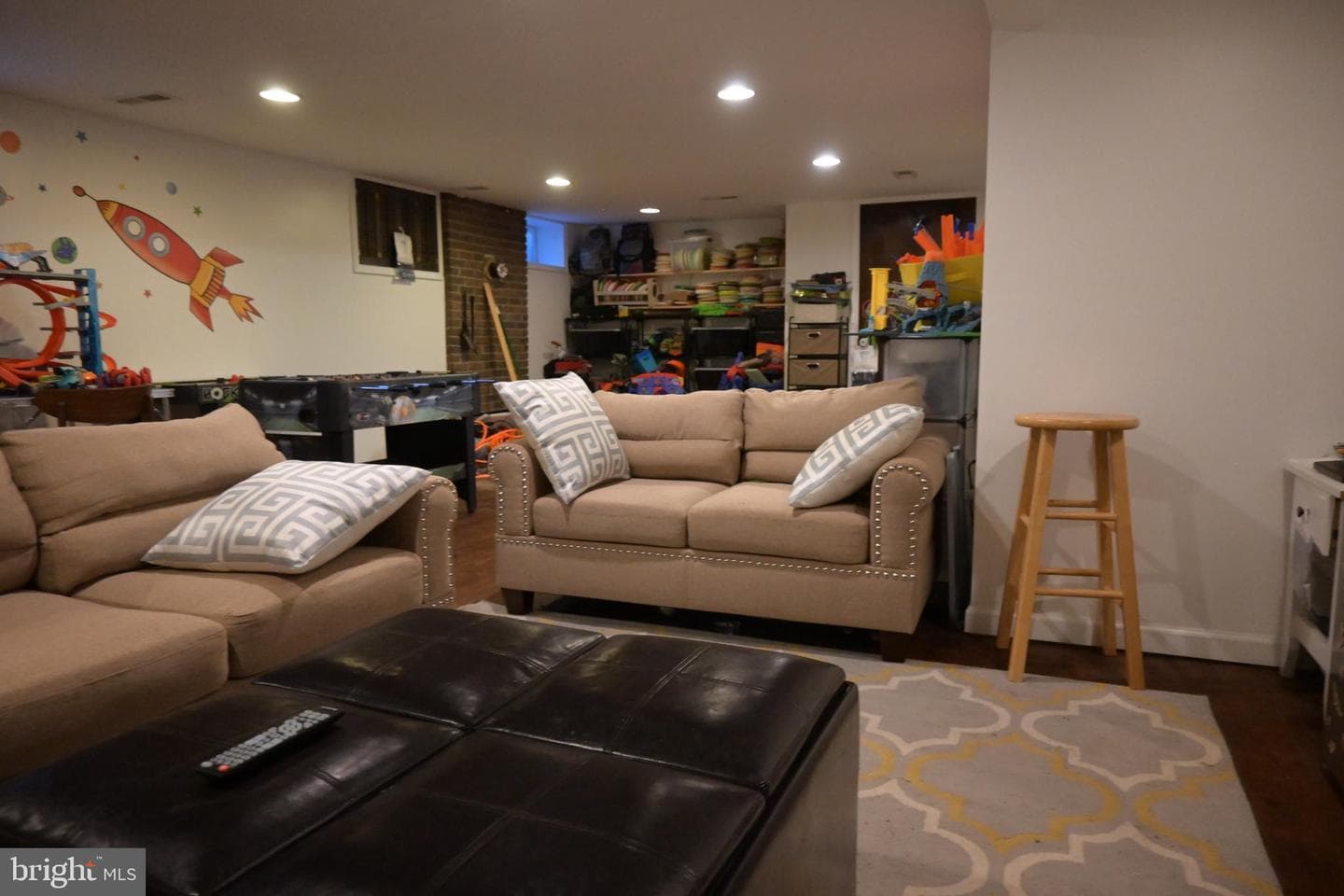 416 N Erie Avenue photo 36