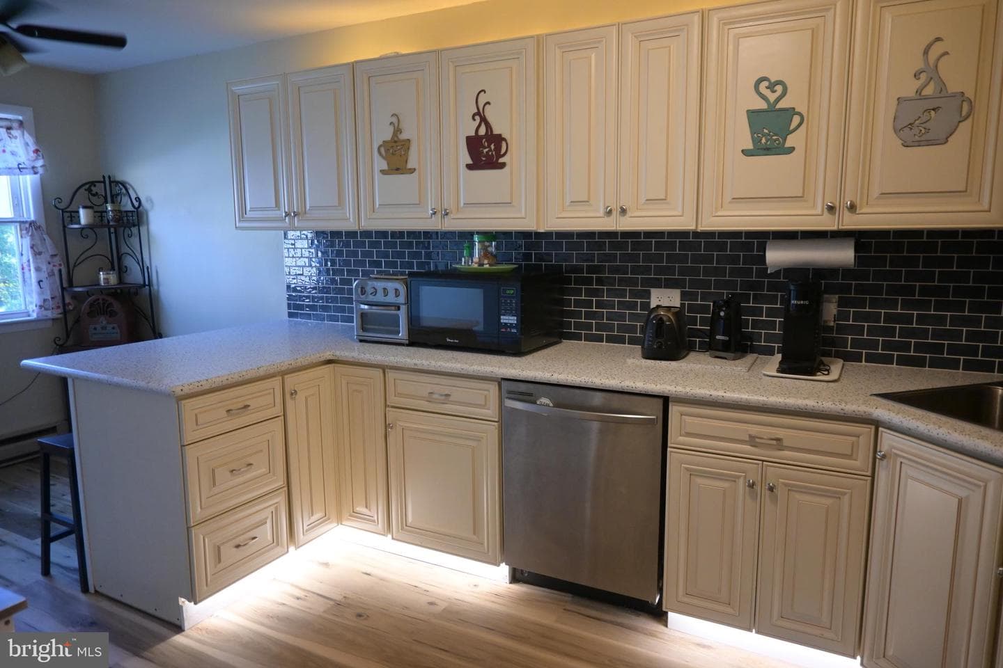 416 N Erie Avenue photo 8