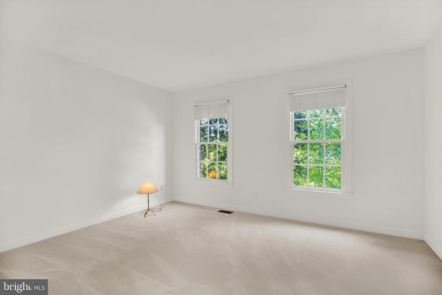 12 Millers Road photo 28