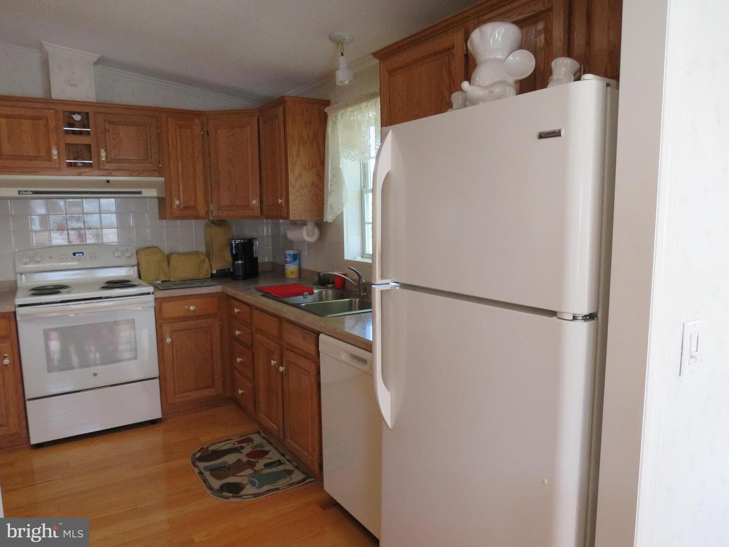 184 Hummingbird Court S photo 13