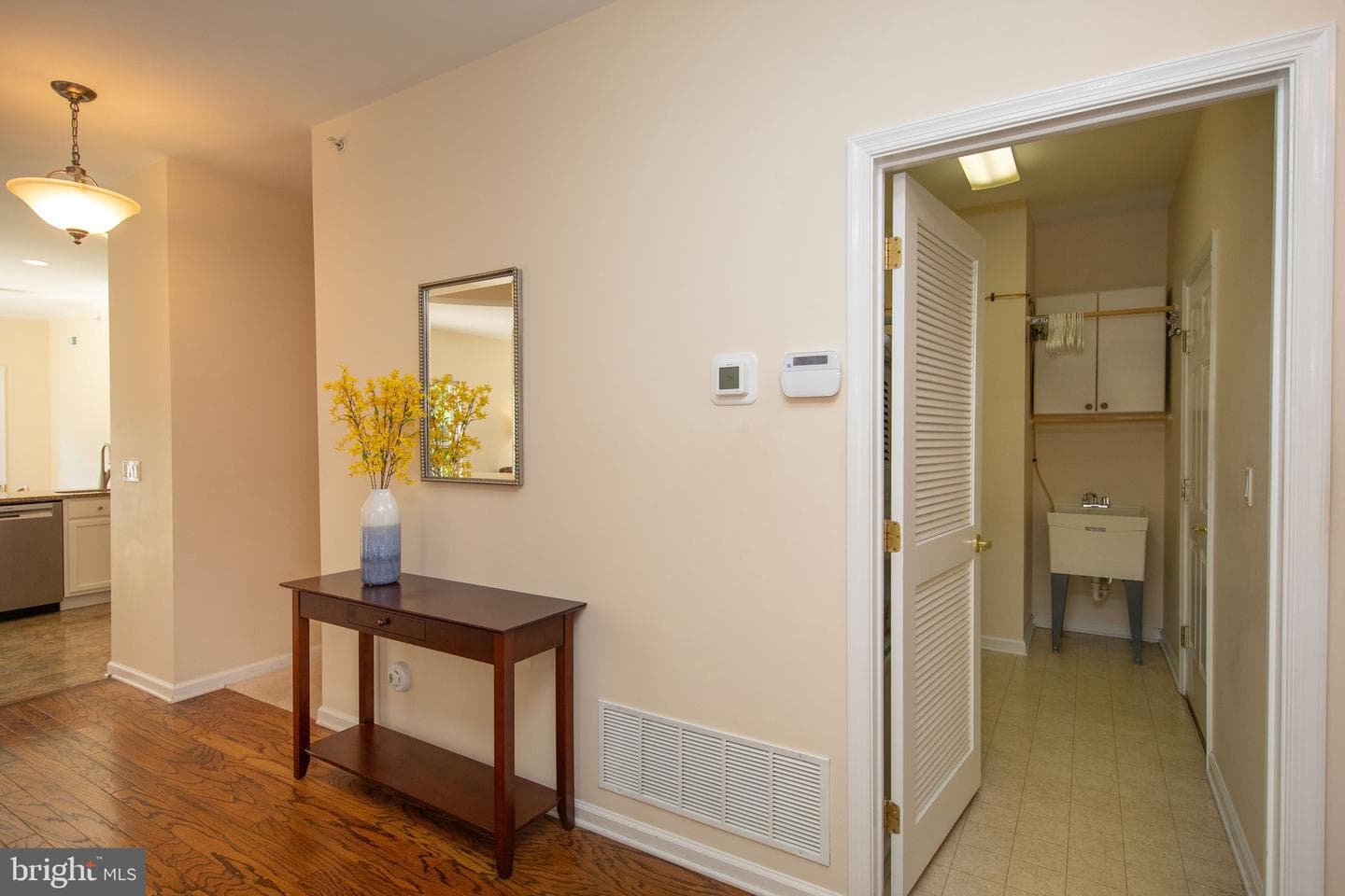121 S Founders Court photo 14