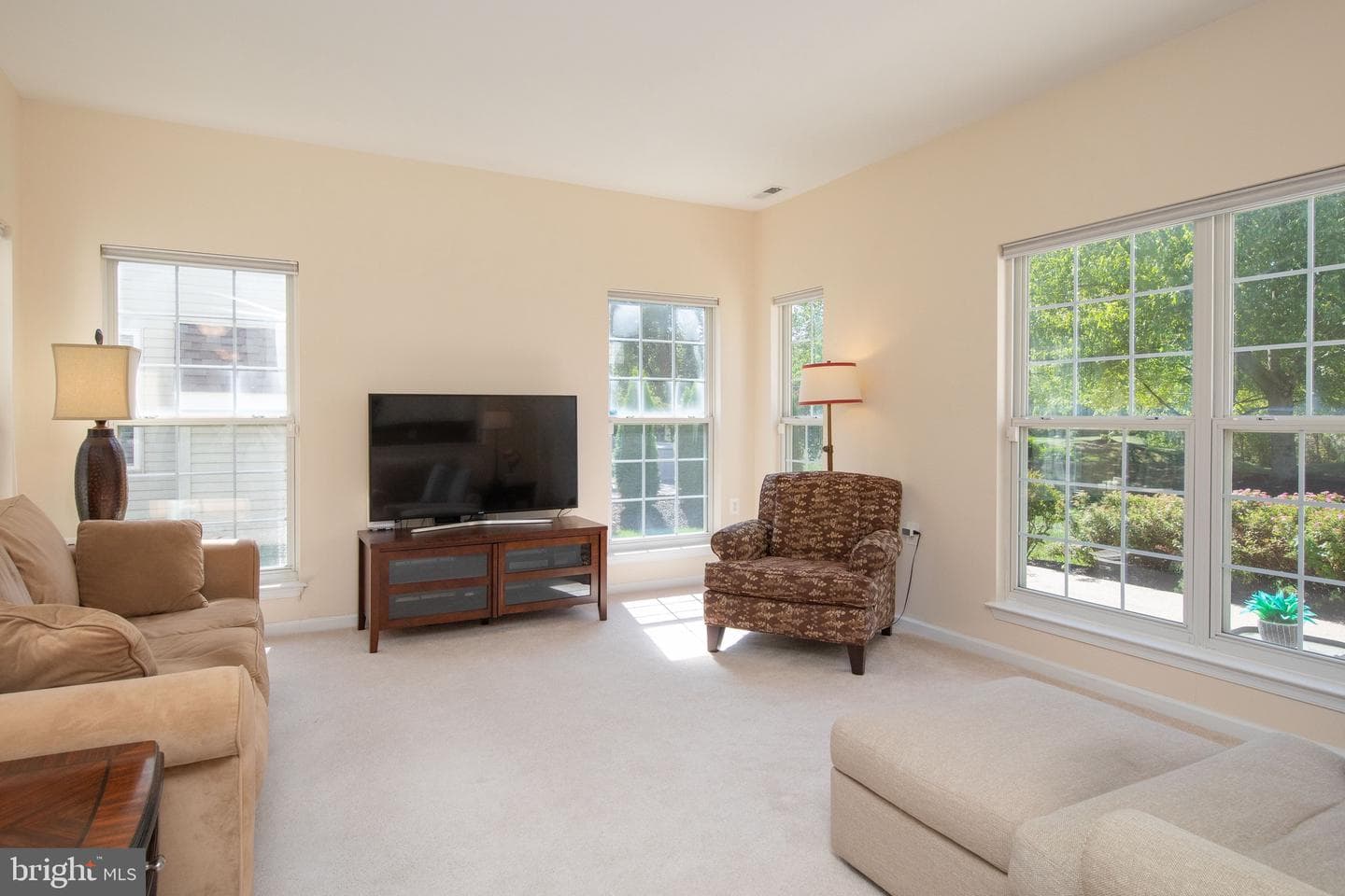 121 S Founders Court photo 16