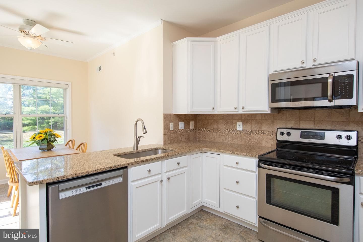 121 S Founders Court photo 24